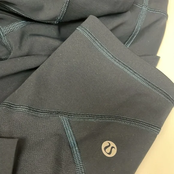 Lululemon Crop leggings Sz4 - Picture 11 of 12